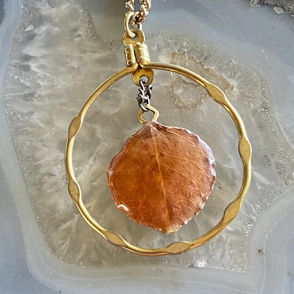 vintage 1970s resin leaf necklace